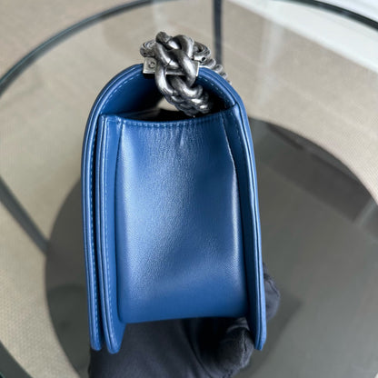 *Receipt, Full Set* Chanel Boy Old Medium 25CM Chevron Lambskin Leboy Dark Blue RSHW No 24