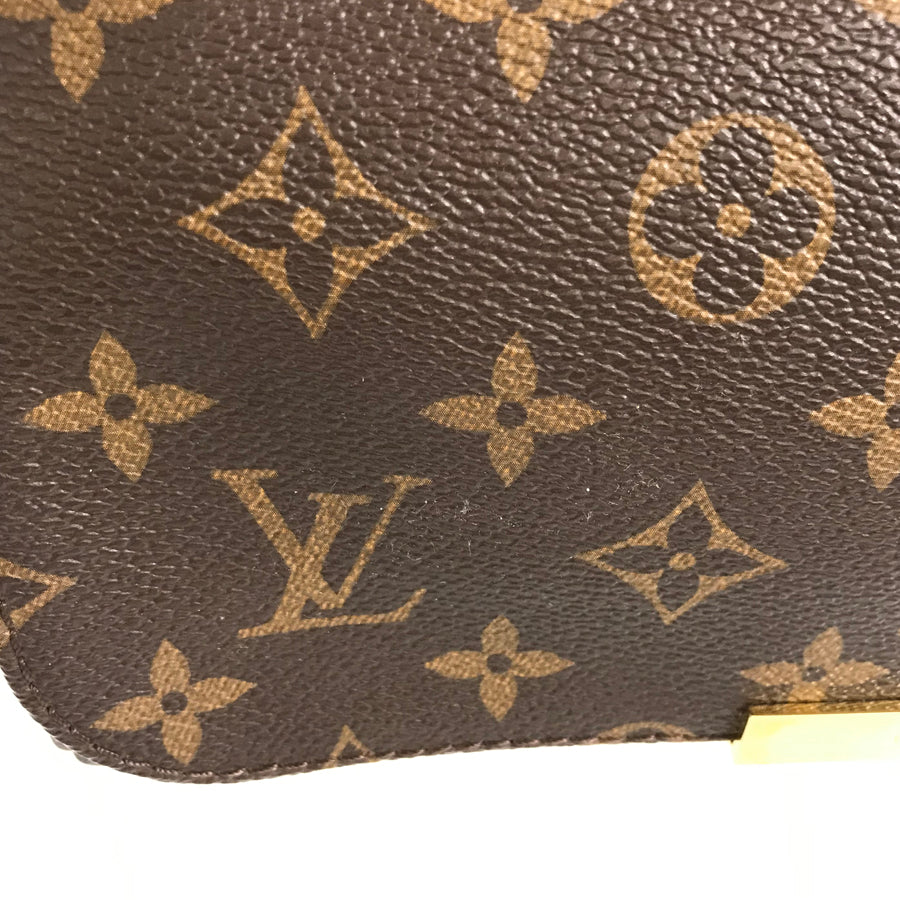 LOUIS VUITTON Shoulder Bag