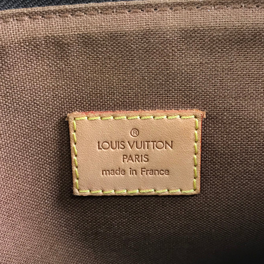 LOUIS VUITTON Shoulder Bag