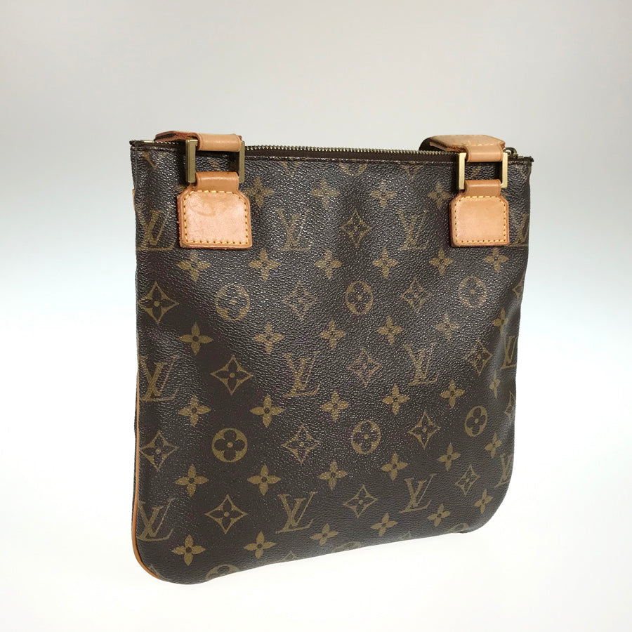 LOUIS VUITTON Shoulder Bag