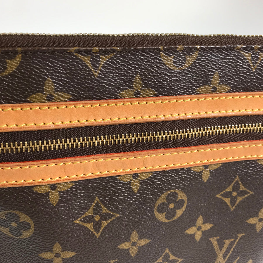 LOUIS VUITTON Shoulder Bag