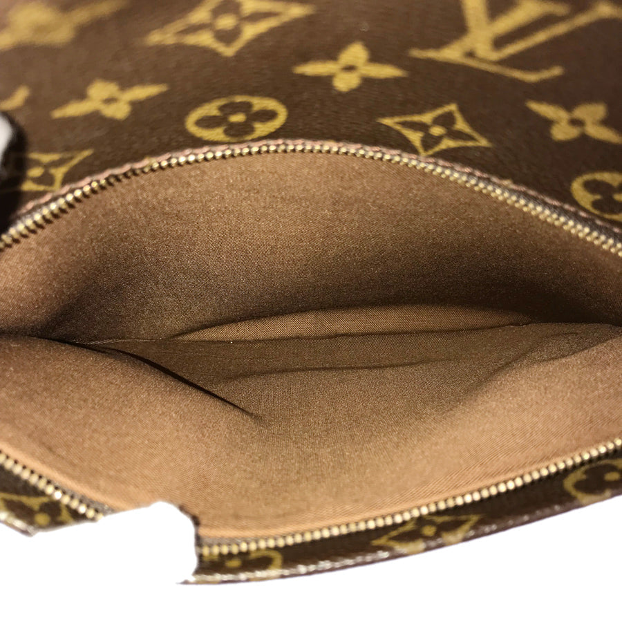 LOUIS VUITTON Shoulder Bag