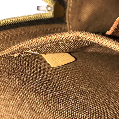 LOUIS VUITTON Shoulder Bag