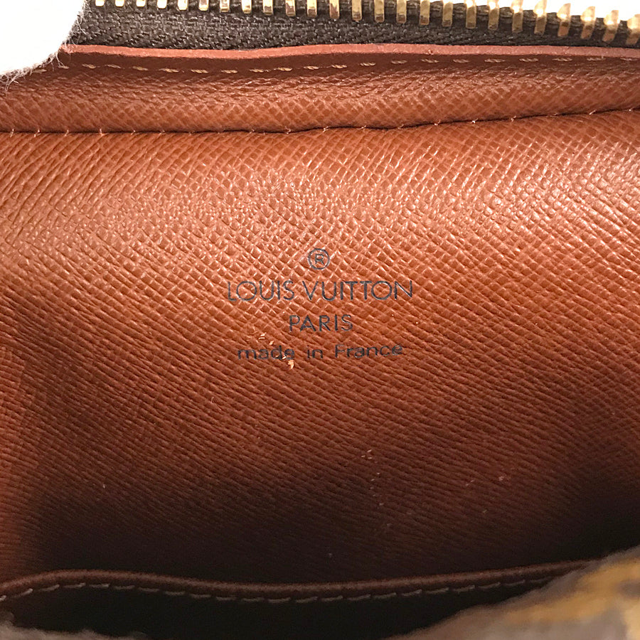 LOUIS VUITTON Shoulder Bag