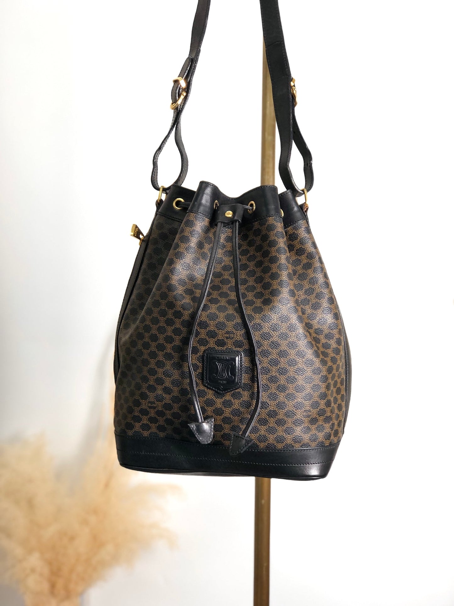CELINE  Drawstring Shoulder bag Black Vintage x5e8fx