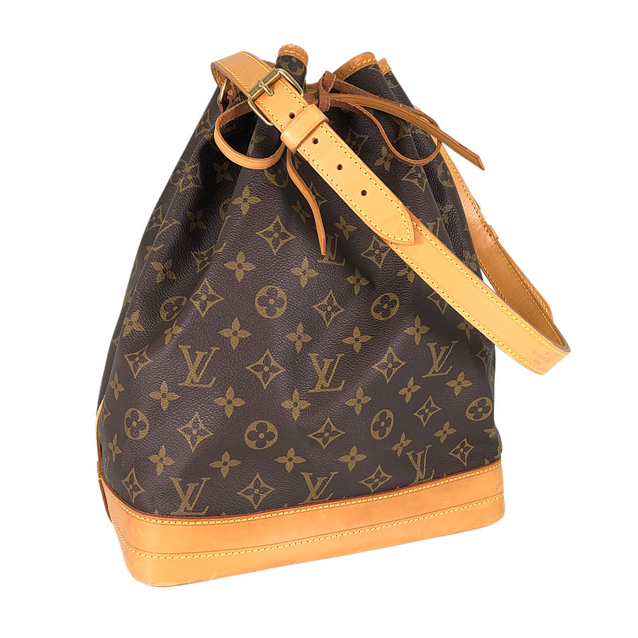 LOUIS VUITTON Shoulder Bag