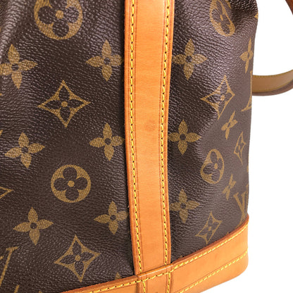 LOUIS VUITTON Shoulder Bag