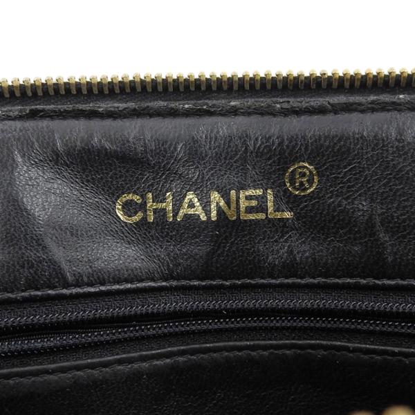 Chanel CC Matelasse Chain Shoulder Bag Leather Shoulder Bag in Excellent condition