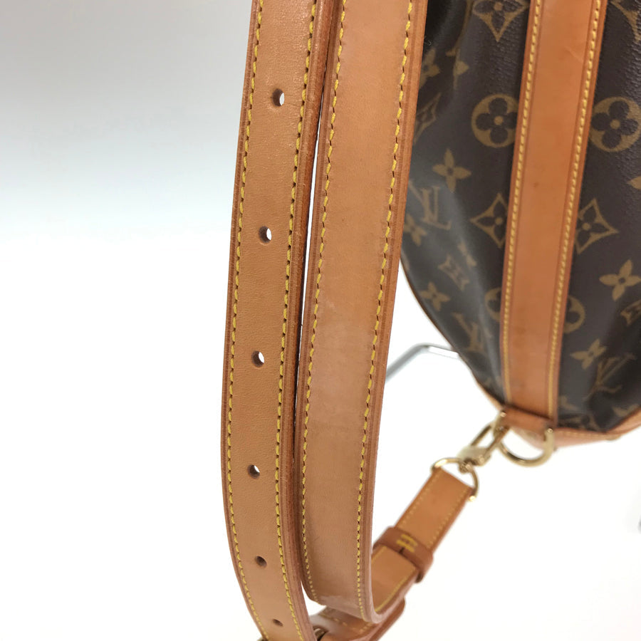 LOUIS VUITTON Shoulder Bag