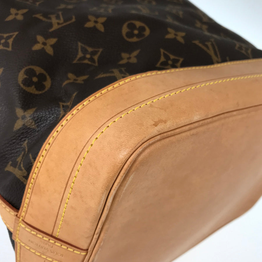 LOUIS VUITTON Shoulder Bag