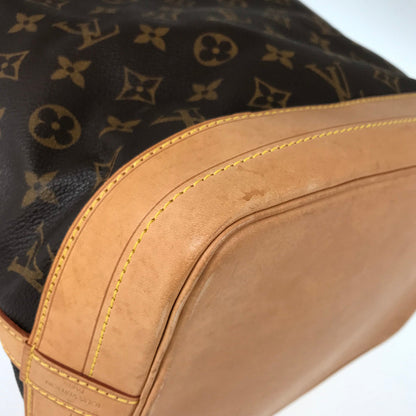 LOUIS VUITTON Shoulder Bag