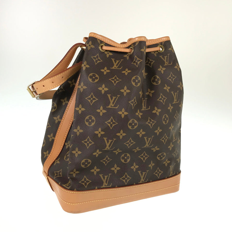 LOUIS VUITTON Shoulder Bag