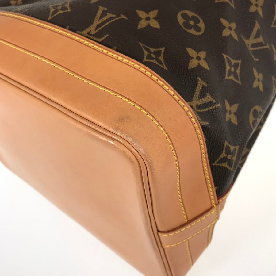 LOUIS VUITTON Shoulder Bag