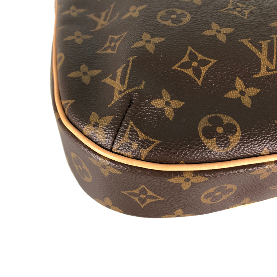 LOUIS VUITTON Shoulder Bag