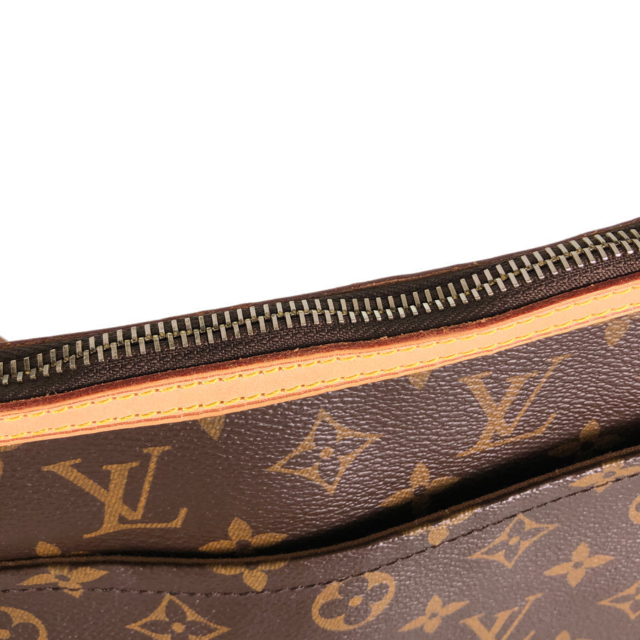 LOUIS VUITTON Shoulder Bag