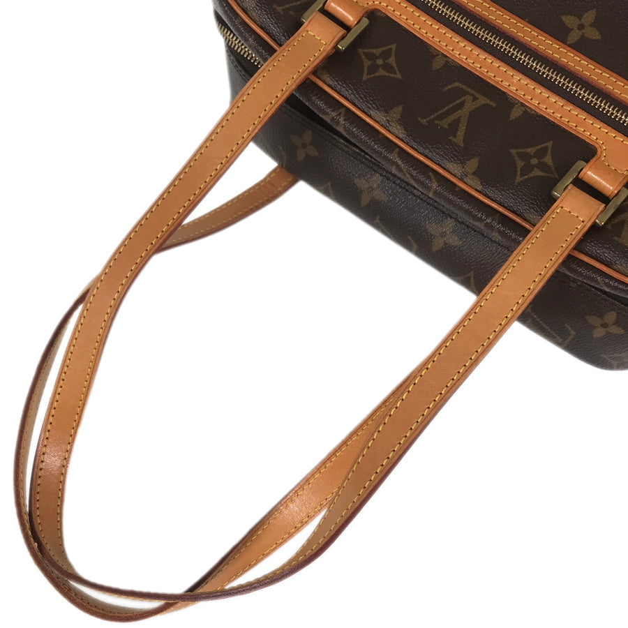 LOUIS VUITTON Shoulder Bag