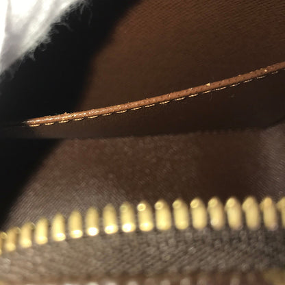 LOUIS VUITTON Shoulder Bag