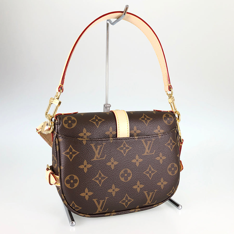 LOUIS VUITTON Shoulder Bag