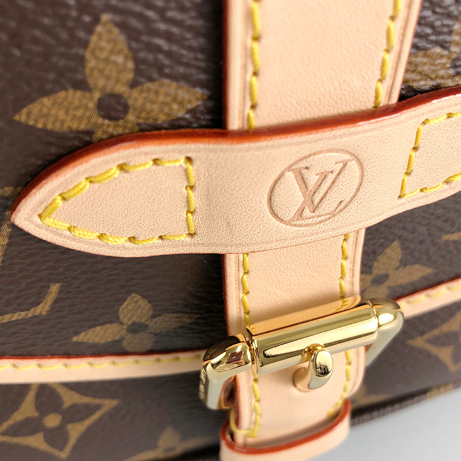 LOUIS VUITTON Shoulder Bag