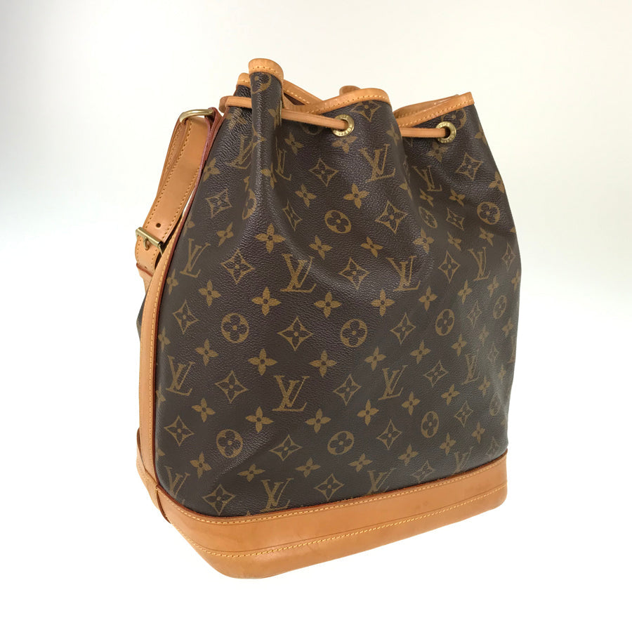 LOUIS VUITTON Shoulder Bag