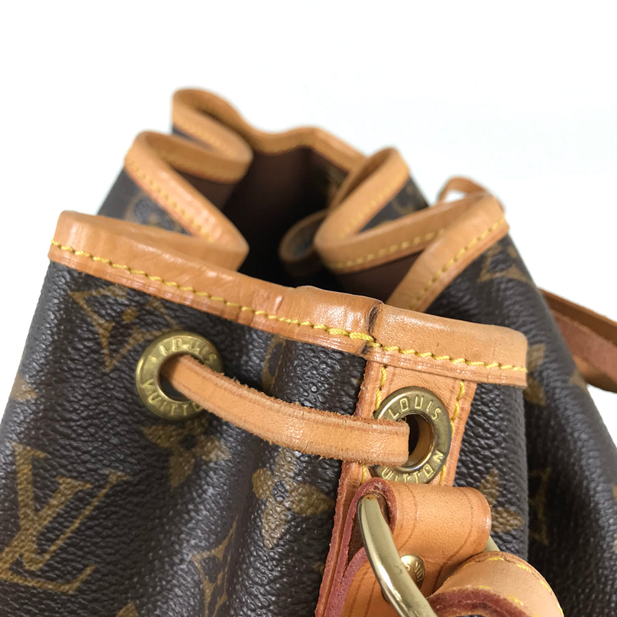 LOUIS VUITTON Shoulder Bag