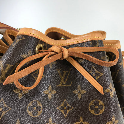 LOUIS VUITTON Shoulder Bag