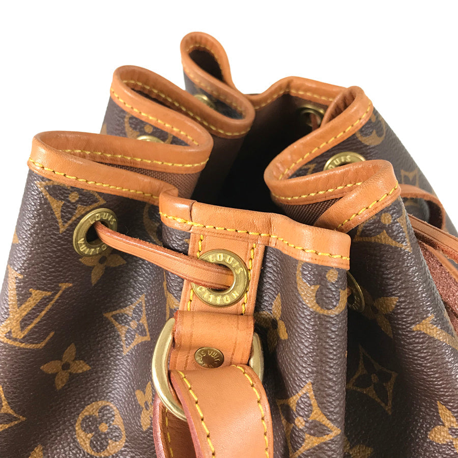 LOUIS VUITTON Shoulder Bag