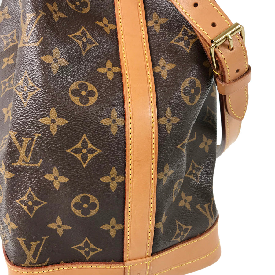 LOUIS VUITTON Shoulder Bag