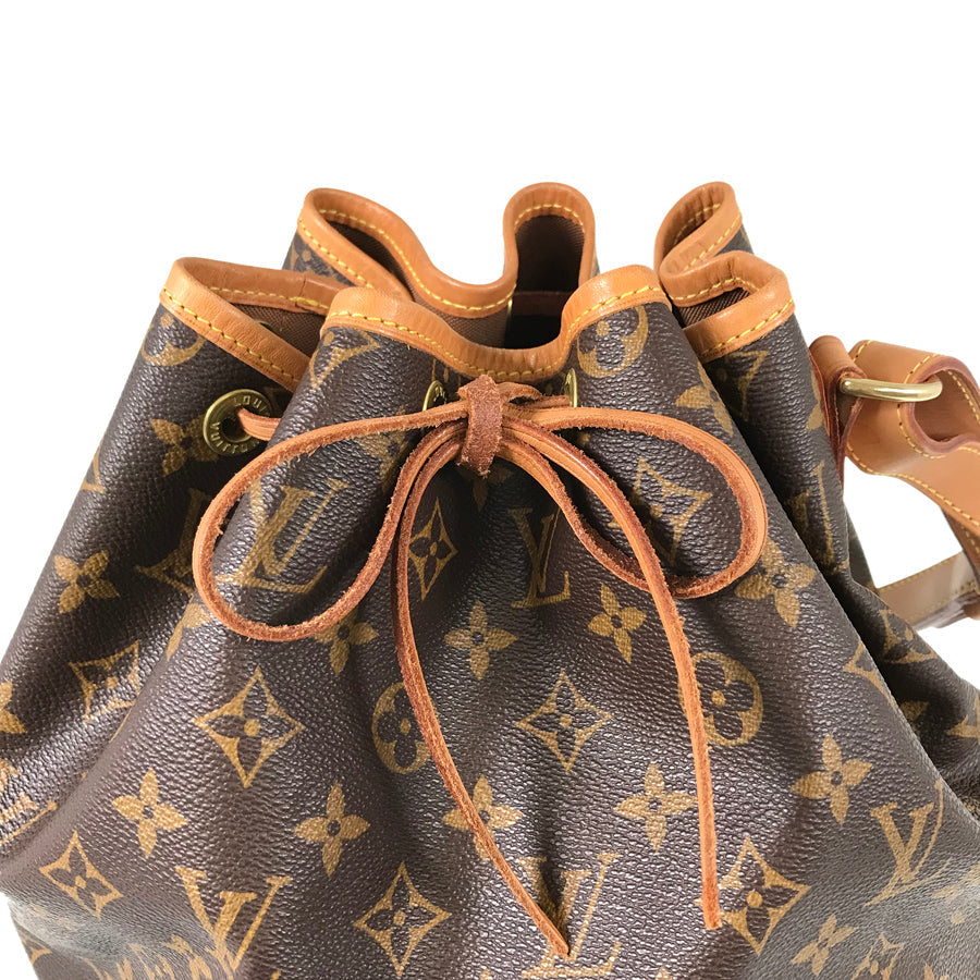 LOUIS VUITTON Shoulder Bag