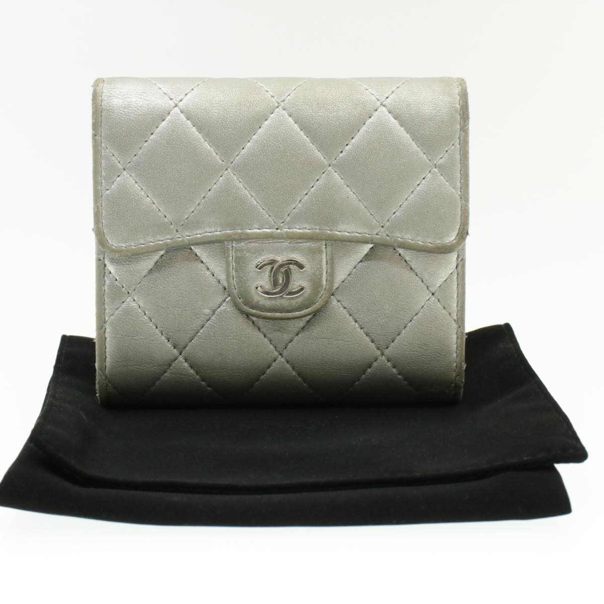 CHANEL Matelasse Bifold Wallet Silver CC Auth cr620