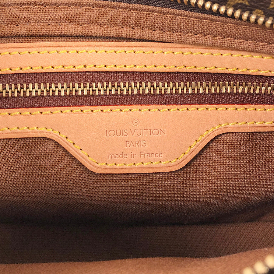 LOUIS VUITTON Shoulder Bag