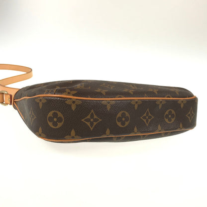 LOUIS VUITTON Shoulder Bag