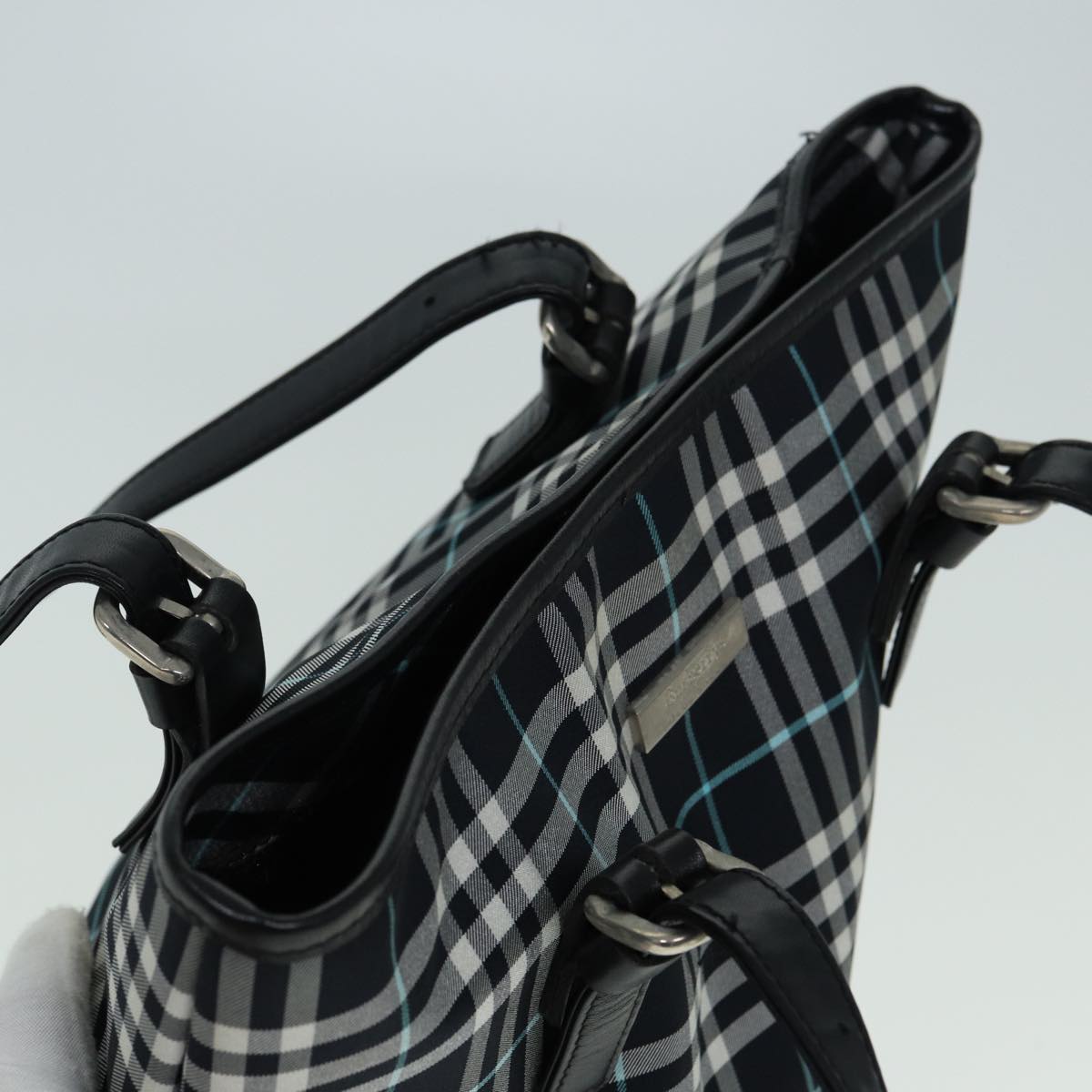 BURBERRYSs Nova Check Blue Label Shoulder Bag Nylon Navy Auth ti1890