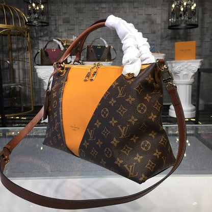 Louis Vuitton V Tote MM Monogram Safran