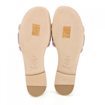 []Sandals