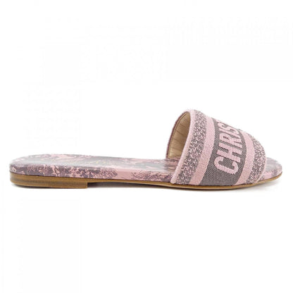 []Sandals