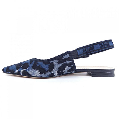 []Sandals