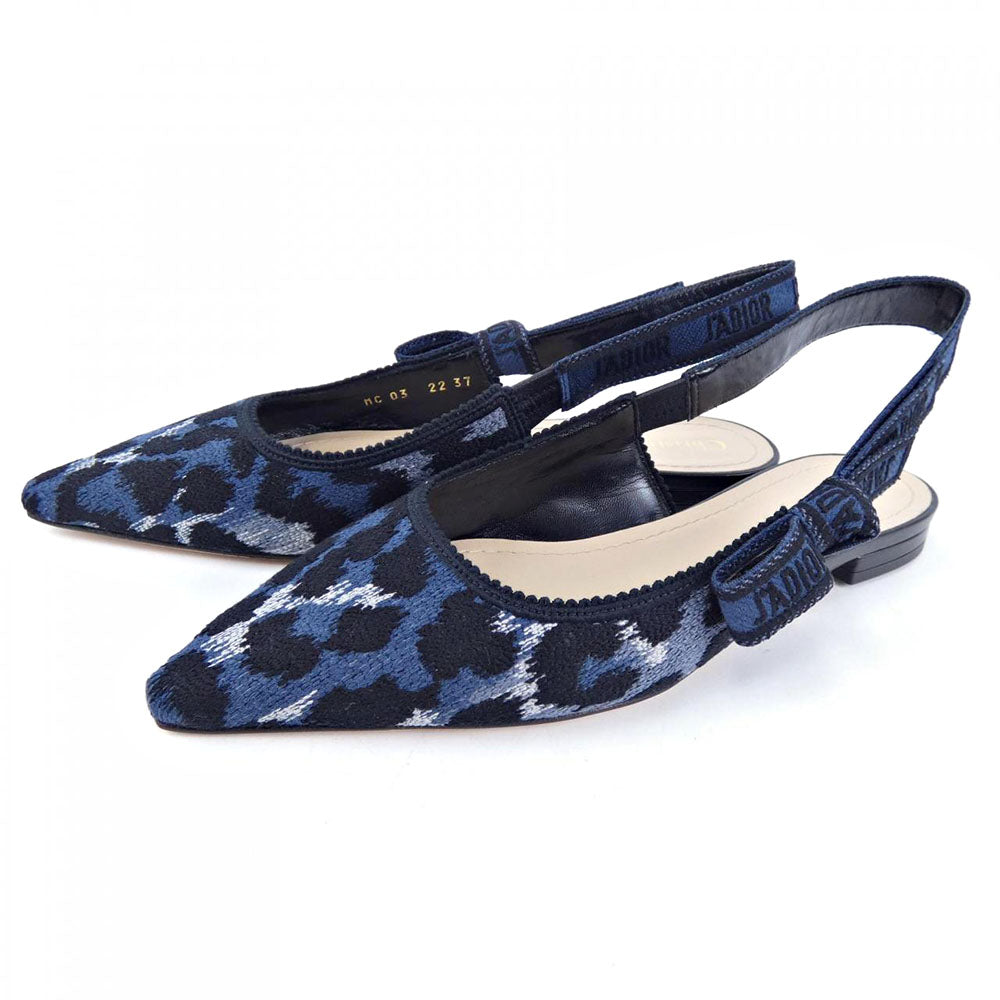 []Sandals