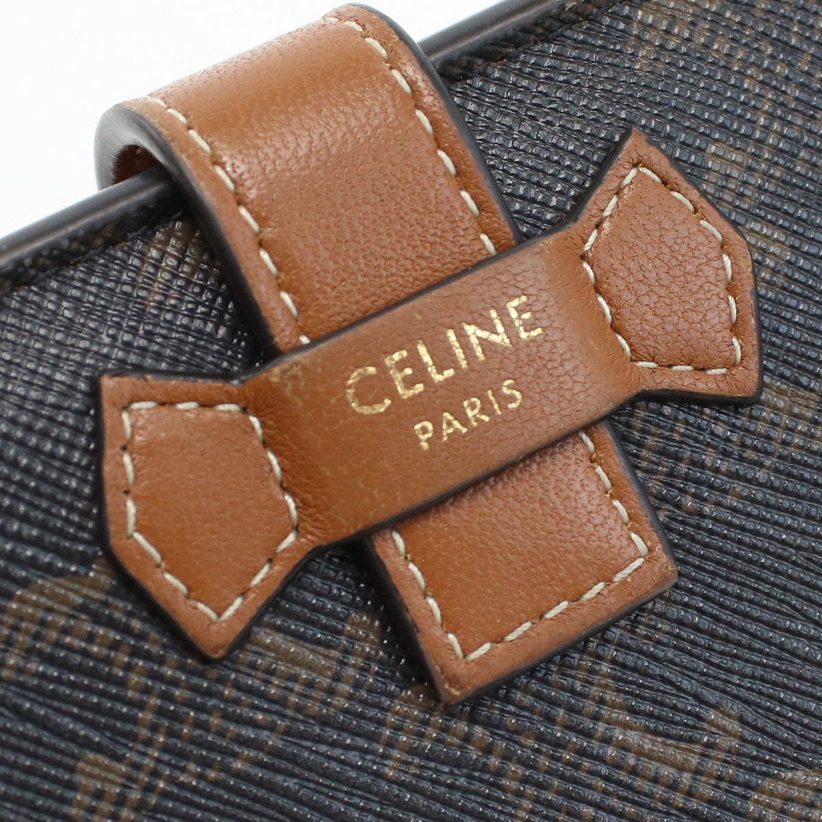 CELINE 10B64 2DB7 04LU Medium strap wallet Triomphe canvas Folded wallet Women