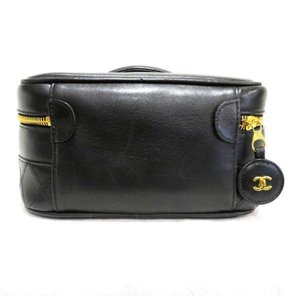 Chanel CC Vanity Cosmetic Bag  Leather Vanity Bag in Good condition