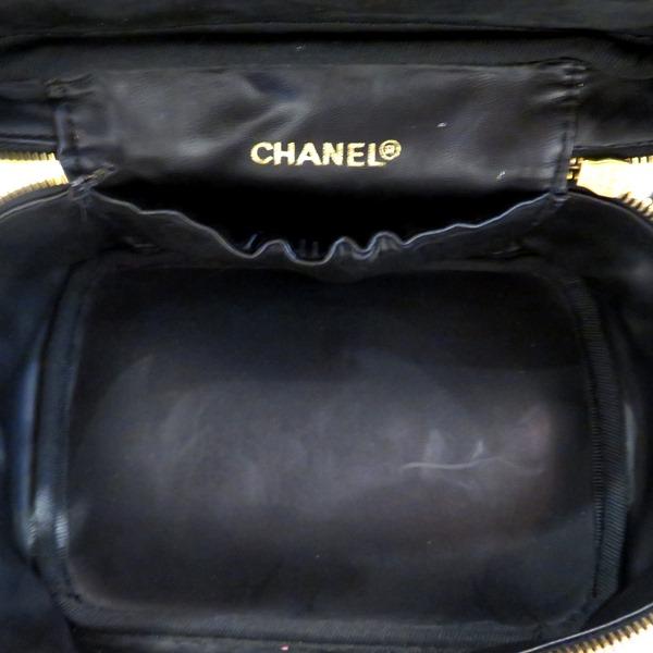 Chanel CC Vanity Cosmetic Bag  Leather Vanity Bag in Good condition