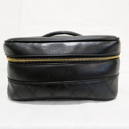 Chanel CC Vanity Cosmetic Bag  Leather Vanity Bag in Good condition