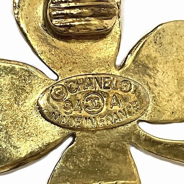 Chanel Clover Clip On Earrings  Metal Earrings in Fair condition
