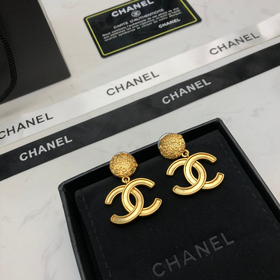 Chanel vintage new earrings
