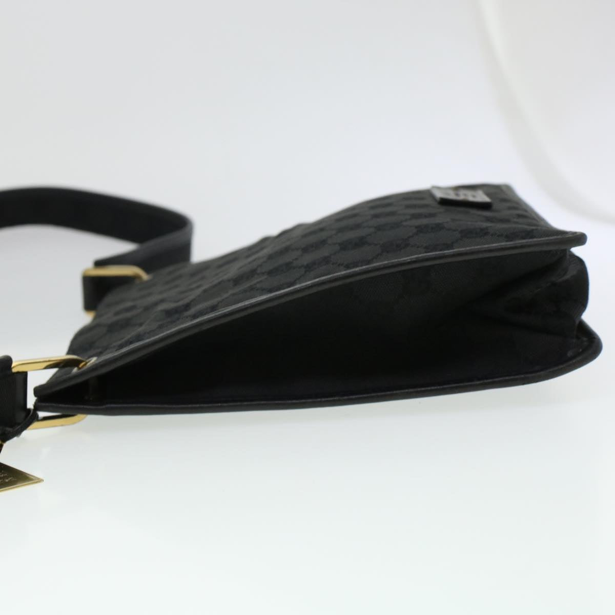 GUCCI GG Canvas Shoulder Bag Black 91762  yk7260