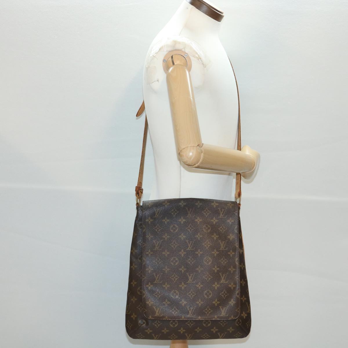 LOUIS VUITTON Monogram Musette Shoulder Bag M51256 LV yt977